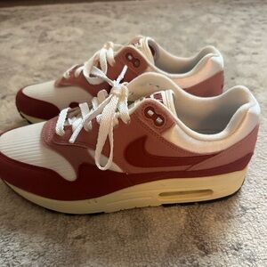 Brand New Womens Nike Air Max 1 in Red Stardust size 9.5